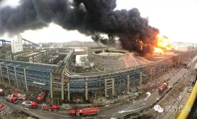 高温雷电季节，工厂须做好防爆、防雷工作