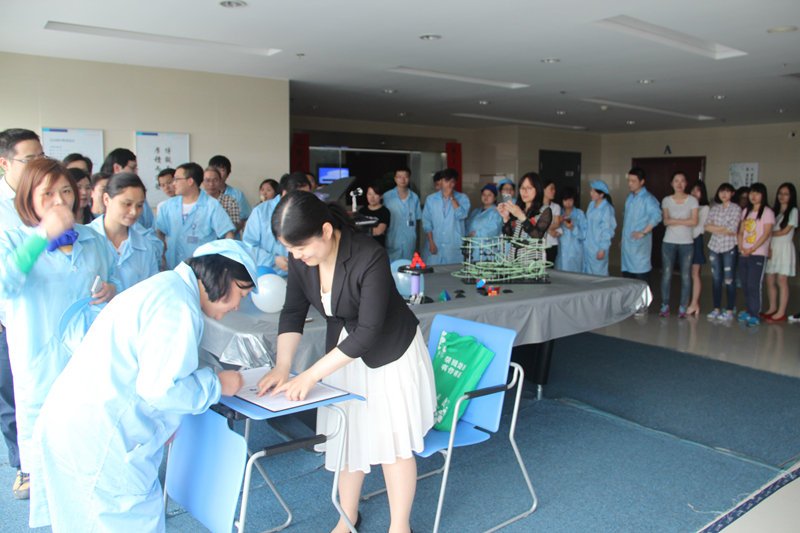 IMG_8830_副本.jpg 我们是一个过六一的企业