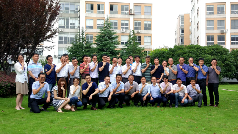 代理商会议合影.jpg 携手合作,共谋出路丨2016辰竹合作伙伴大会成功举行