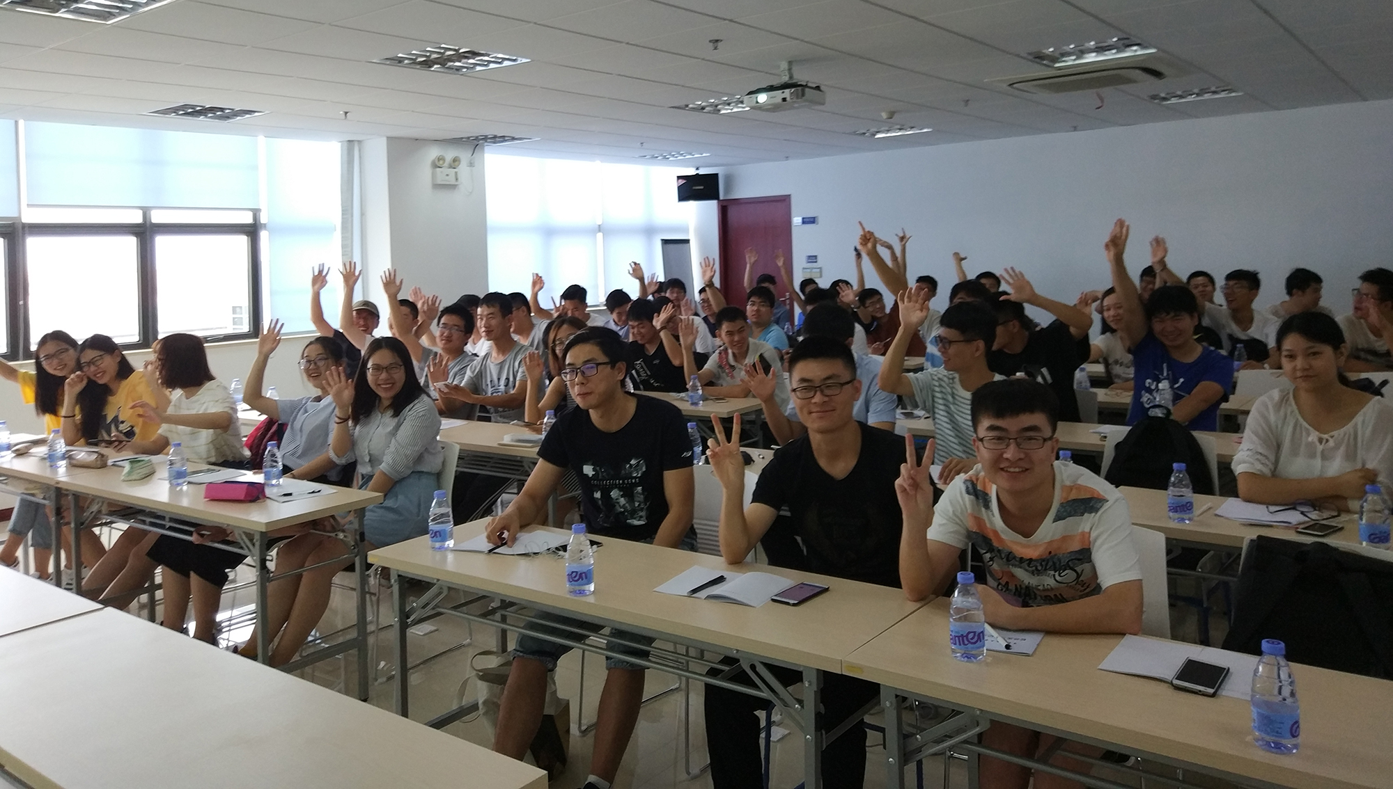 微信图片_20170704104400.jpg 华东理工大学师生来访辰竹参观学习