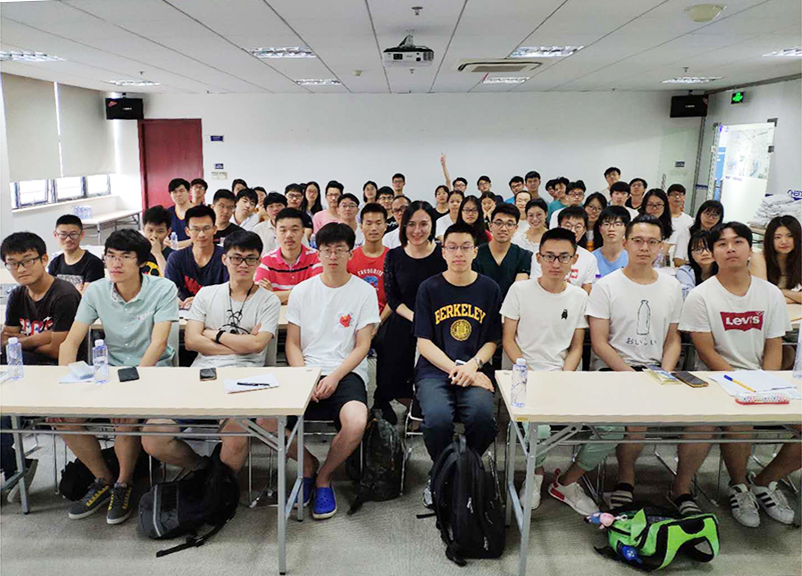 华东理工大学测仪15级师生来访辰竹参观实习