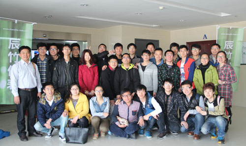 中国石油大学师生赴辰竹仪表参观交流